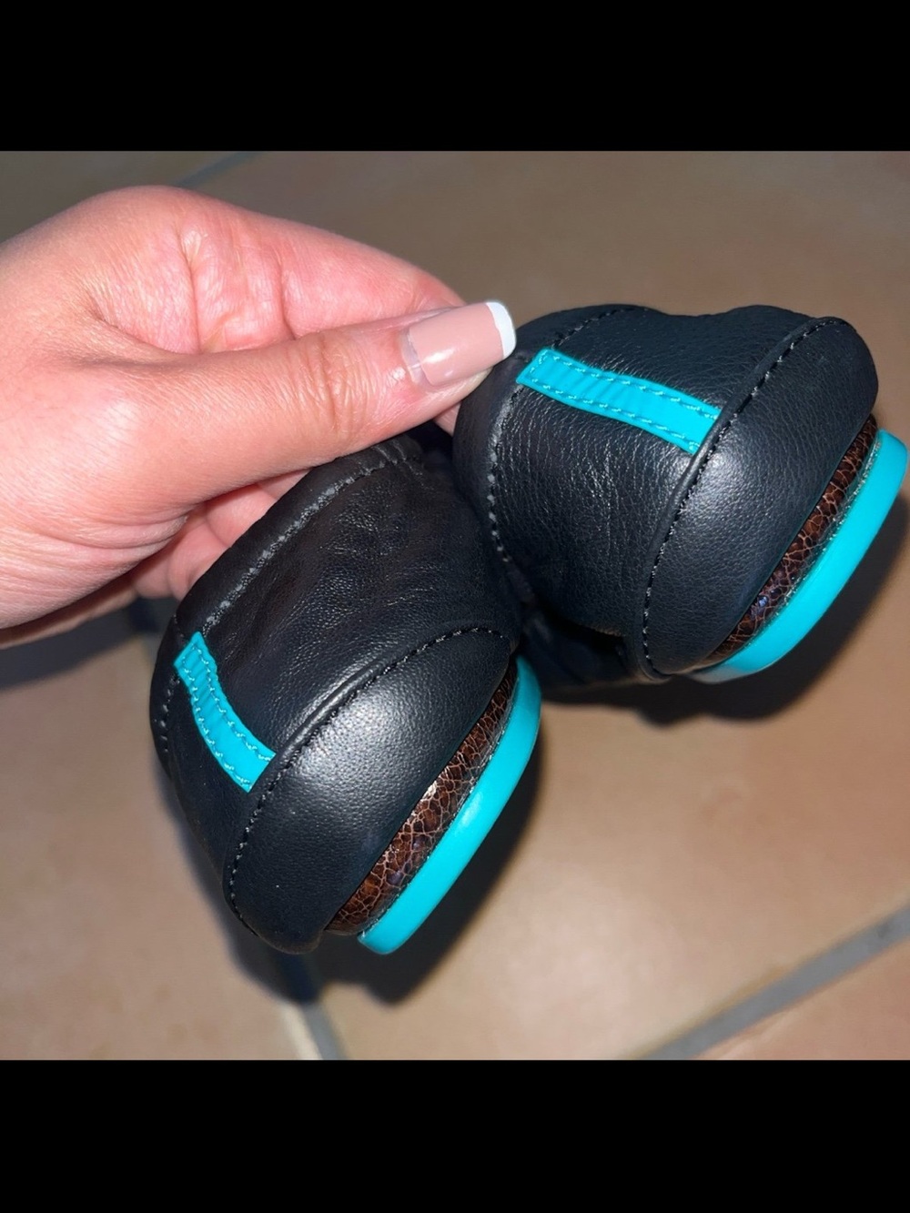 Tieks Matte Black Leather Ballet Flat with Teal Sole Accent size 6 - Picture 3 of 9